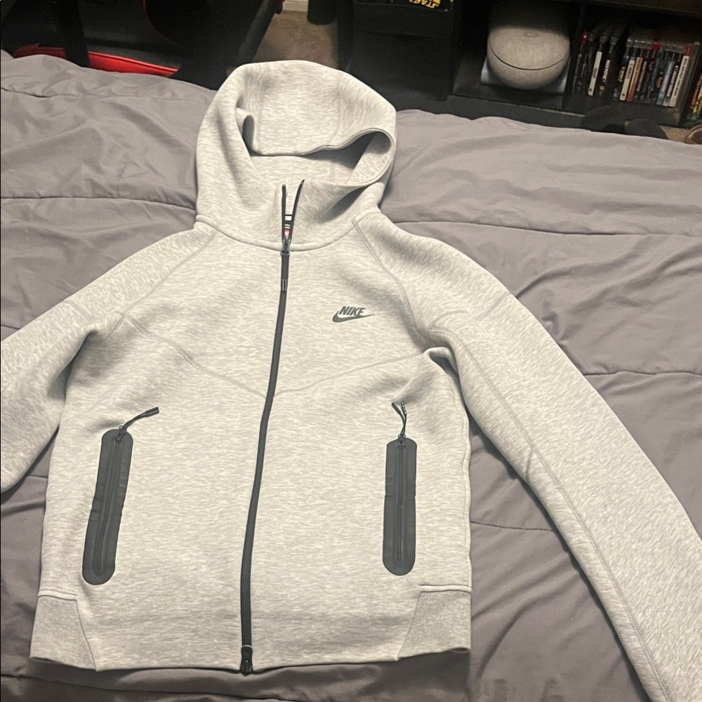 Nike Light Gray Hoodie Size Small